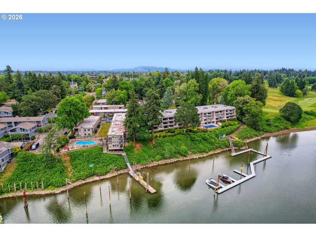 790 Se WEBBER St 213, Portland, OR 97202