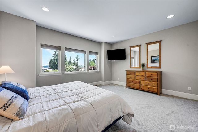 1103 Puget Drive E, Port Orchard, WA 98366