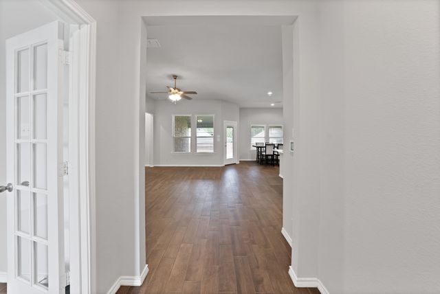 1338 Winding Hollow Drive, Grand Prairie, TX 75052