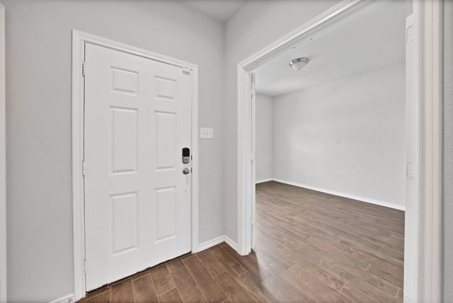 1338 Winding Hollow Drive, Grand Prairie, TX 75052