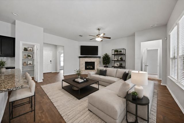 1338 Winding Hollow Drive, Grand Prairie, TX 75052