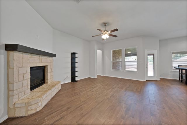 1338 Winding Hollow Drive, Grand Prairie, TX 75052
