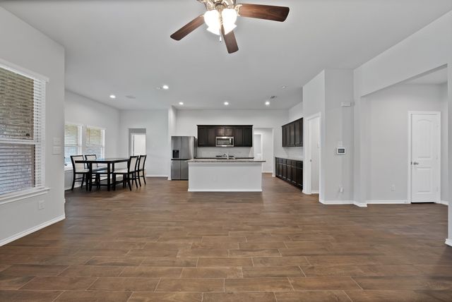 1338 Winding Hollow Drive, Grand Prairie, TX 75052