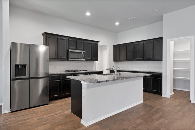 1338 Winding Hollow Drive, Grand Prairie, TX 75052