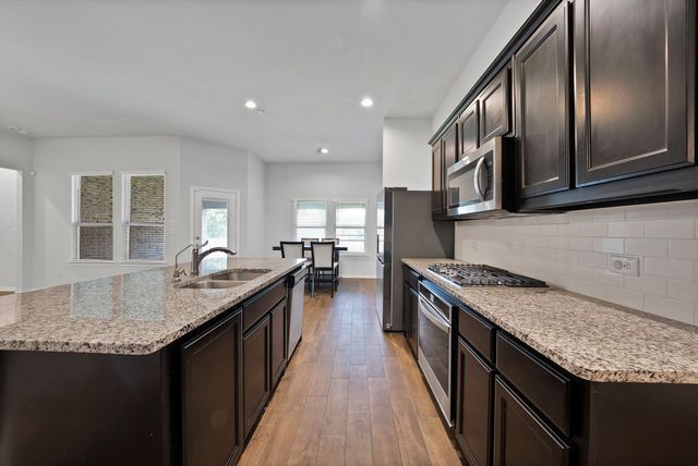 1338 Winding Hollow Drive, Grand Prairie, TX 75052