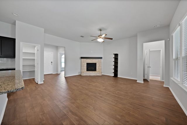1338 Winding Hollow Drive, Grand Prairie, TX 75052
