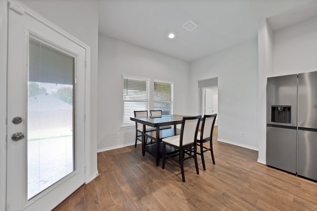 1338 Winding Hollow Drive, Grand Prairie, TX 75052