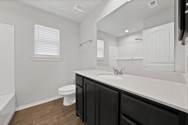 1338 Winding Hollow Drive, Grand Prairie, TX 75052
