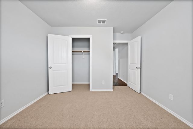 1338 Winding Hollow Drive, Grand Prairie, TX 75052
