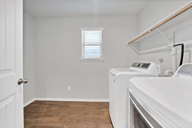 1338 Winding Hollow Drive, Grand Prairie, TX 75052