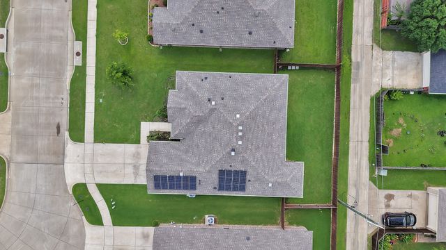 1338 Winding Hollow Drive, Grand Prairie, TX 75052