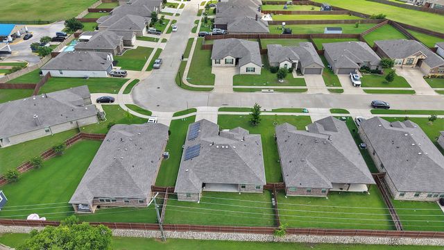 1338 Winding Hollow Drive, Grand Prairie, TX 75052