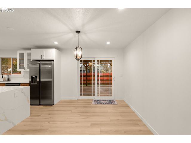 1604 Ne 153RD Pl, Portland, OR 97230