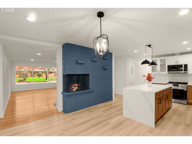 1604 Ne 153RD Pl, Portland, OR 97230