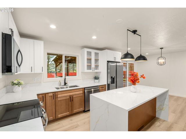 1604 Ne 153RD Pl, Portland, OR 97230