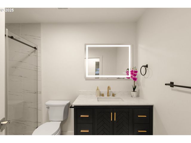 1604 Ne 153RD Pl, Portland, OR 97230