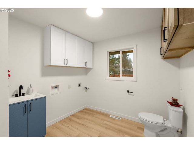 1604 Ne 153RD Pl, Portland, OR 97230