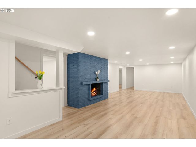 1604 Ne 153RD Pl, Portland, OR 97230