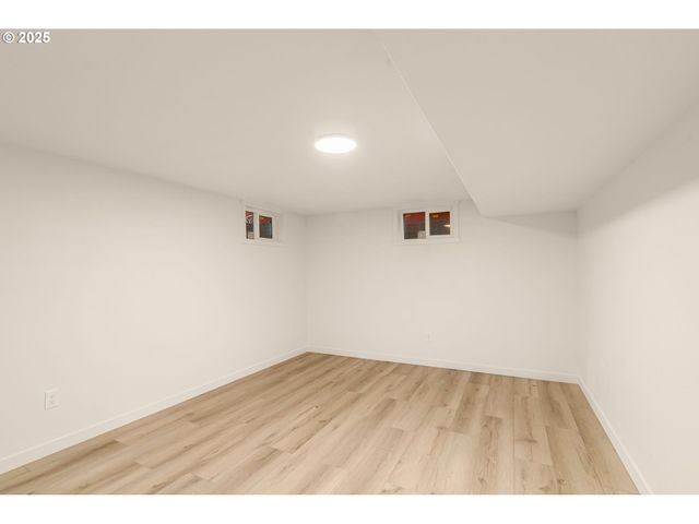 1604 Ne 153RD Pl, Portland, OR 97230