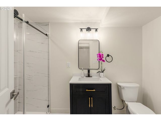 1604 Ne 153RD Pl, Portland, OR 97230