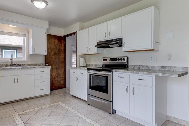 1819 W COMMERCIAL STREET, Appleton, WI 54914
