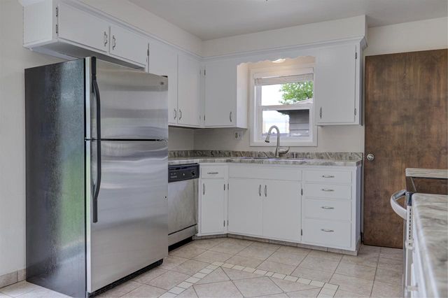 1819 W COMMERCIAL STREET, Appleton, WI 54914