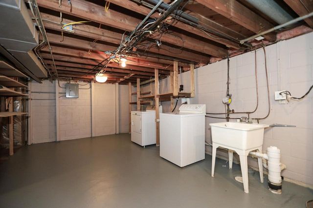 1819 W COMMERCIAL STREET, Appleton, WI 54914
