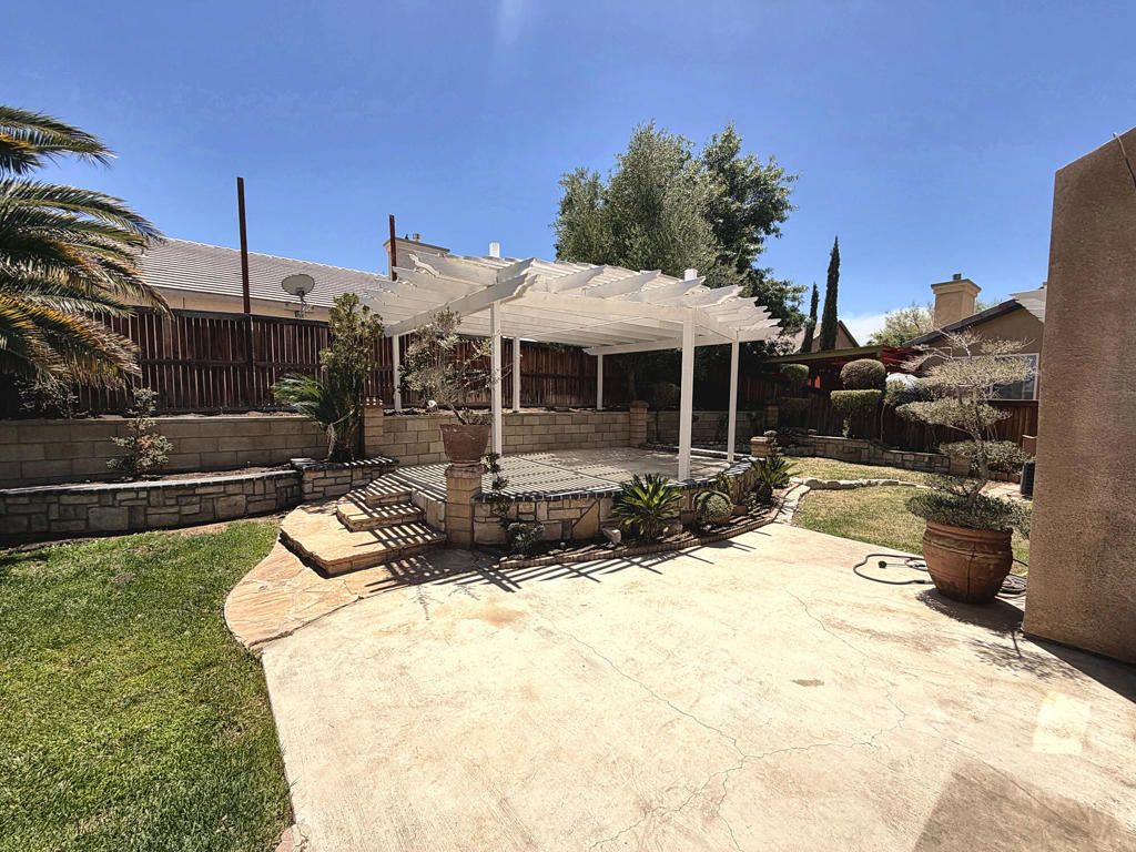 Image 10 of property listing at 12633 Flintridge Street, Victorville, CA 92392