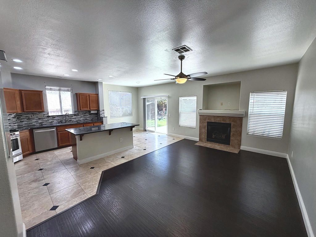 Image 4 of property listing at 12633 Flintridge Street, Victorville, CA 92392