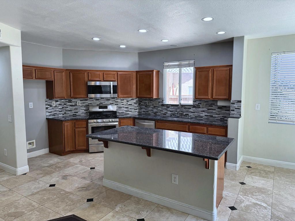 Image 5 of property listing at 12633 Flintridge Street, Victorville, CA 92392
