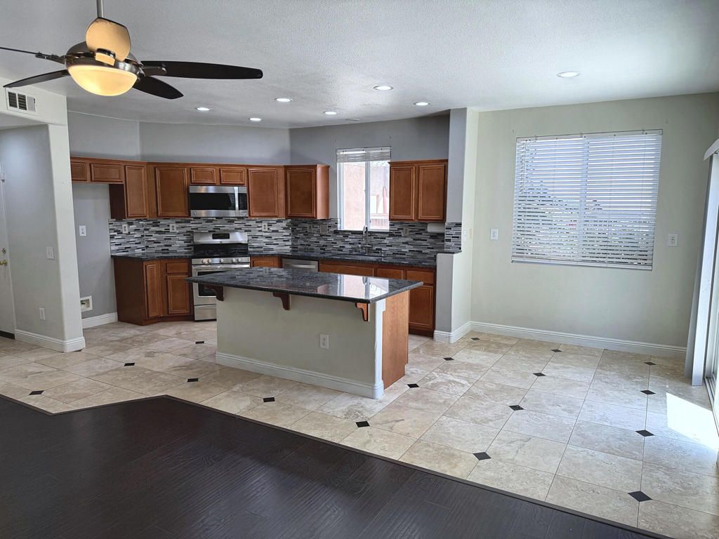 Image 6 of property listing at 12633 Flintridge Street, Victorville, CA 92392
