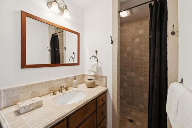600 Moore Road, Woodside, CA 94062