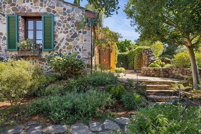 600 Moore Road, Woodside, CA 94062