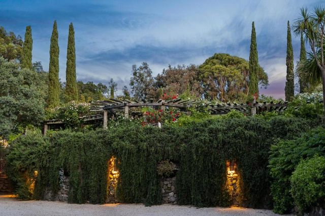 600 Moore Road, Woodside, CA 94062