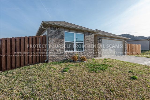 2932 W Obsidian Street, Fayetteville, AR 72704