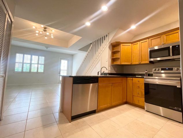 902 S Federal Highway 6, Lake Worth Beach, FL 33460