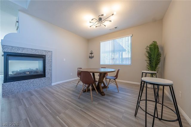 8280 Crown Peak Avenue, Las Vegas, NV 89117