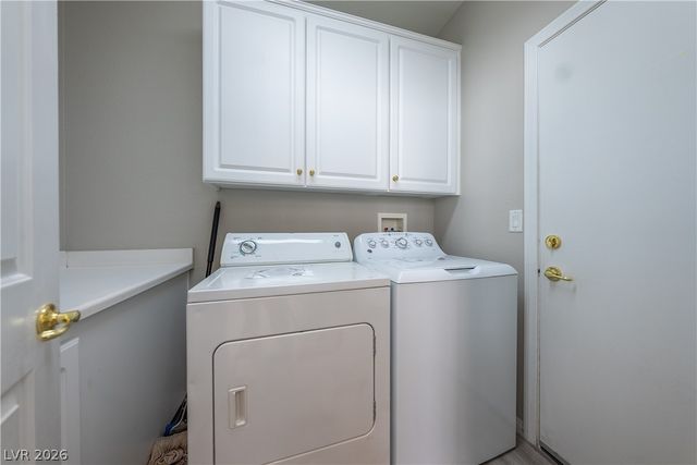 8280 Crown Peak Avenue, Las Vegas, NV 89117