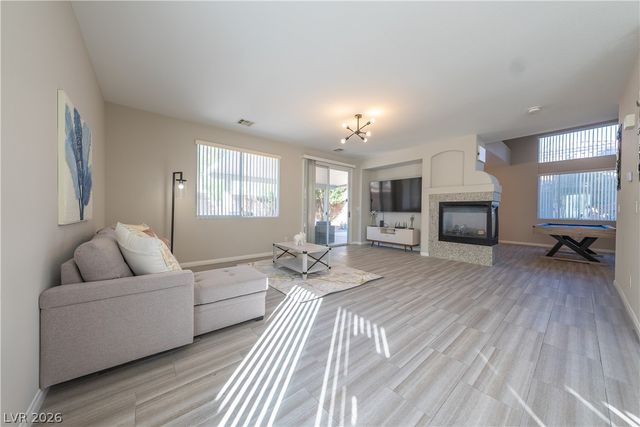 8280 Crown Peak Avenue, Las Vegas, NV 89117