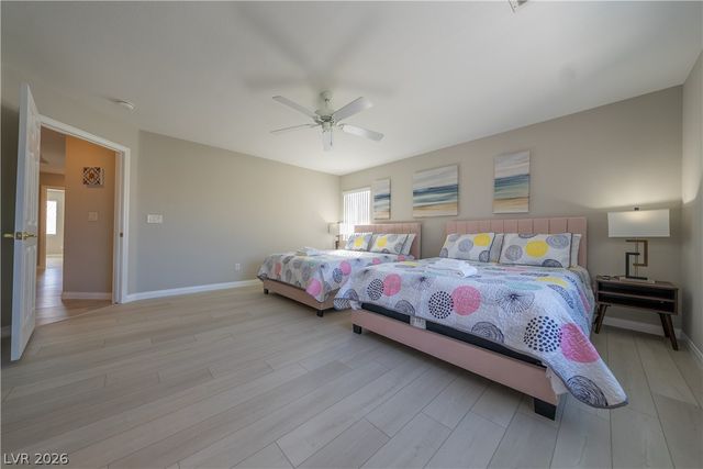 8280 Crown Peak Avenue, Las Vegas, NV 89117