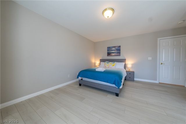 8280 Crown Peak Avenue, Las Vegas, NV 89117