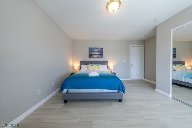 8280 Crown Peak Avenue, Las Vegas, NV 89117