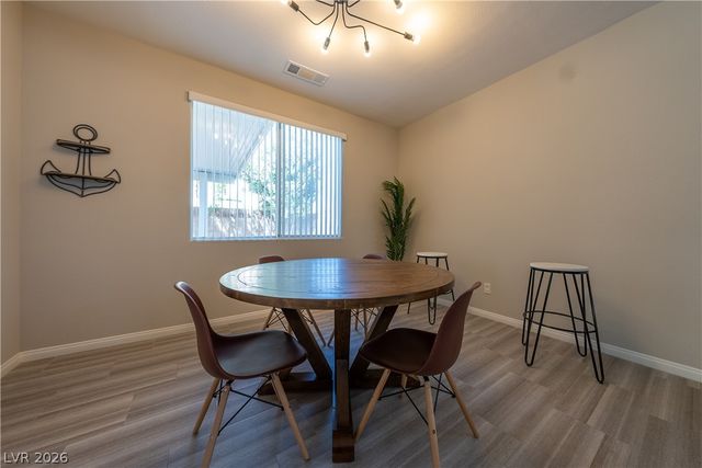 8280 Crown Peak Avenue, Las Vegas, NV 89117