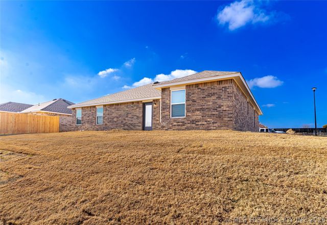 103 S 26th Street, Collinsville, OK 74021