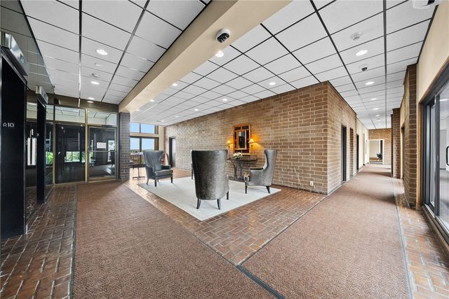 1000 Grandview Ave 1207, Mt Washington, PA 15211