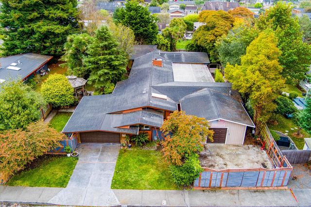 1626 Russ Street, Eureka, CA 95501