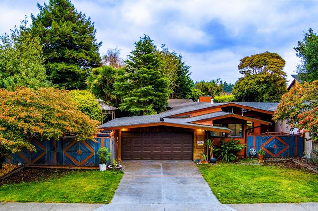 1626 Russ Street, Eureka, CA 95501