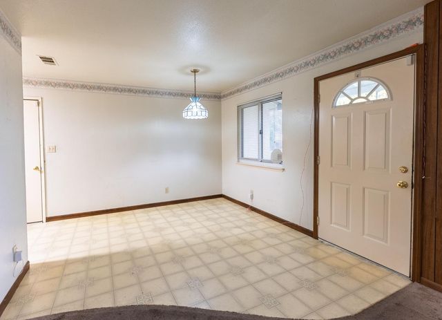 8743 Elk Way, Elk Grove, CA 95624