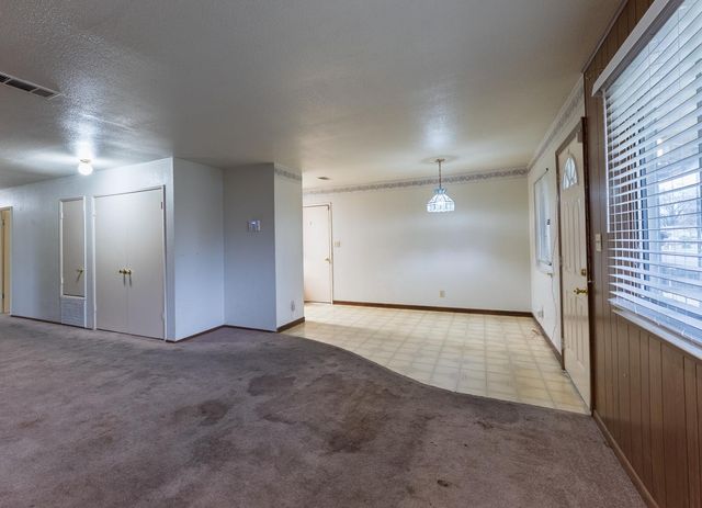 8743 Elk Way, Elk Grove, CA 95624