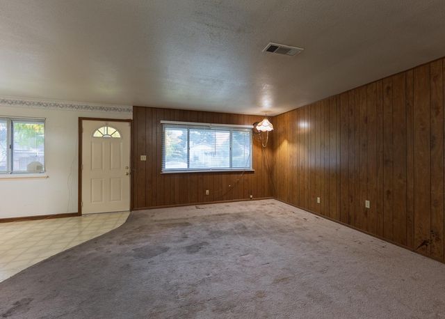 8743 Elk Way, Elk Grove, CA 95624